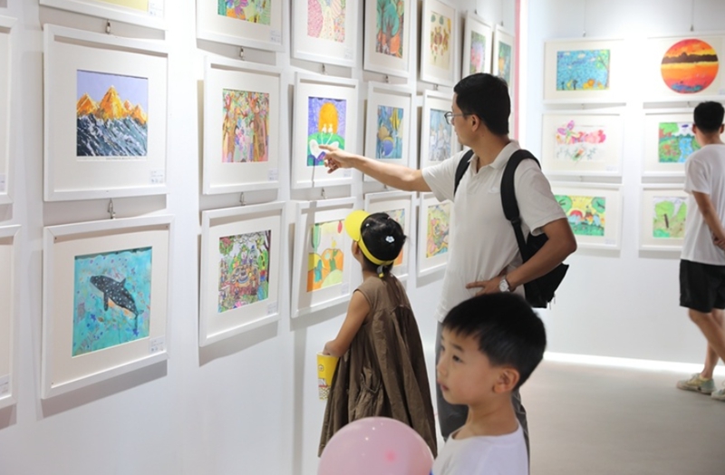 十余个国家的260余件作品在岷江美术馆展出_副本.jpg