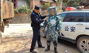 火速出警除毒蜂隐患 为民服务显真情