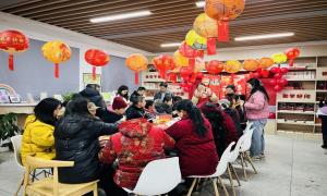 大箕铺镇：农家书屋里飘元宵香 老少齐聚共度佳节
