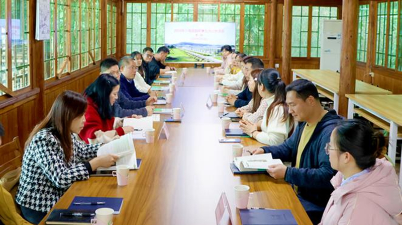 科技赋能农业 教育点亮未来——2025年八桂田园智慧农场观摩交流活动启动1.jpg